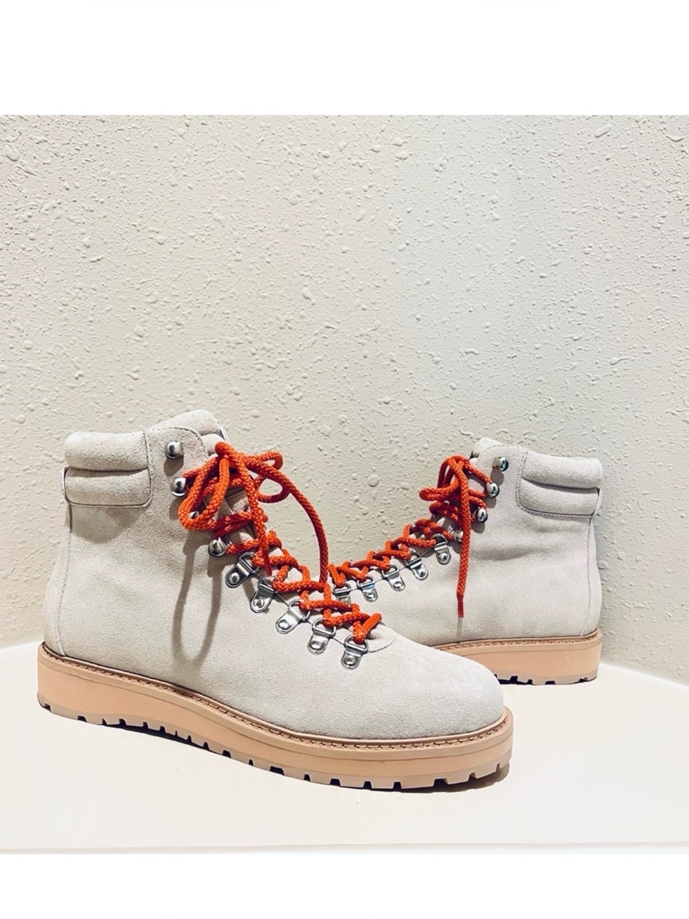 Greats Lorimer Suede Ivory Women’s Ankle Hiker Boots 
Size 10 NWT